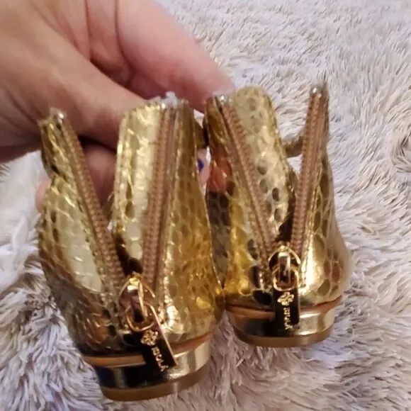 Beautiful gold Adelina sandals - Picture 3 of 7